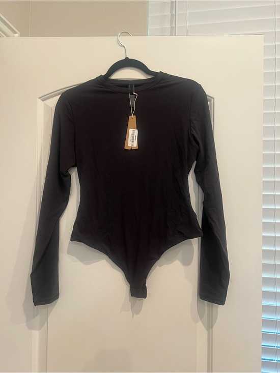 SKIMS Tops - Skims Fits Everyone Long Sleeve Crew Neck Bodysuit
